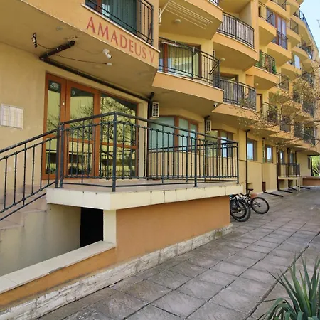 Apartment Amadeus 5 - Menada